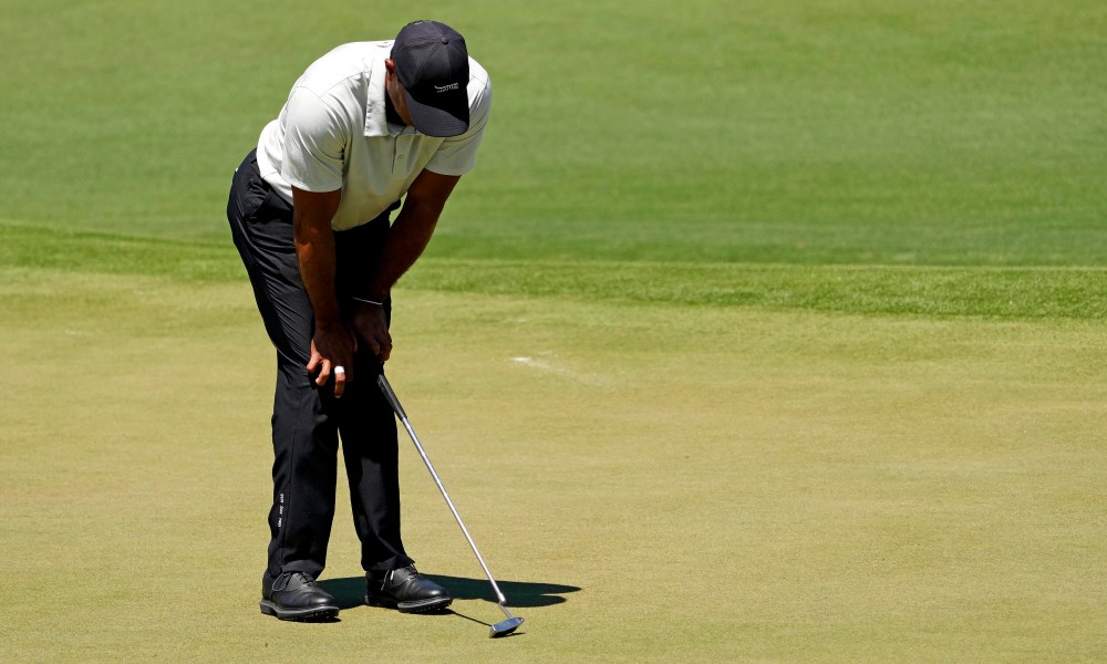 Tiger Woods shoots 10-over 82 on