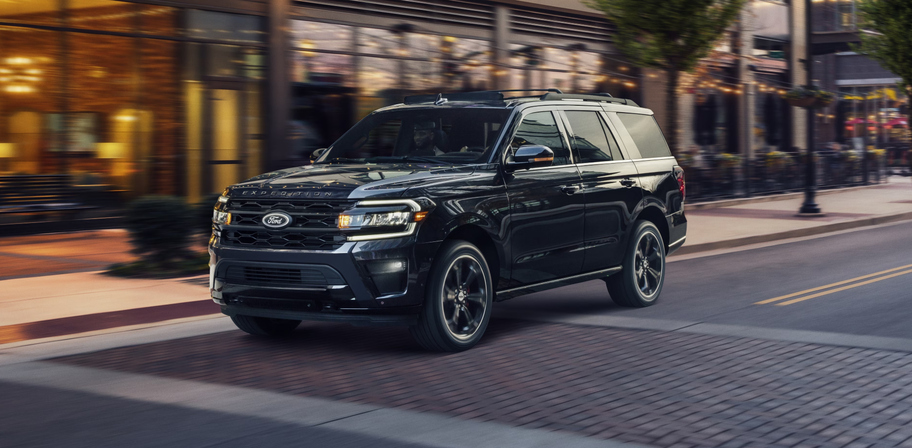 2025 Ford Expedition full-size SUV with expansive seating and exceptional towing capacity for families, source: Ford.com