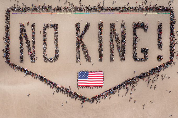 “No Kings” demonstration, Ocean Beach, San Francisco