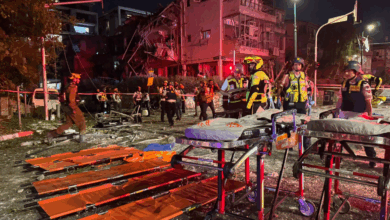 34 injured in rocket strike on the Gush Dan area, including: one woman critically injured, one man seriously injured, two moderately injured, and 30 lightly injured